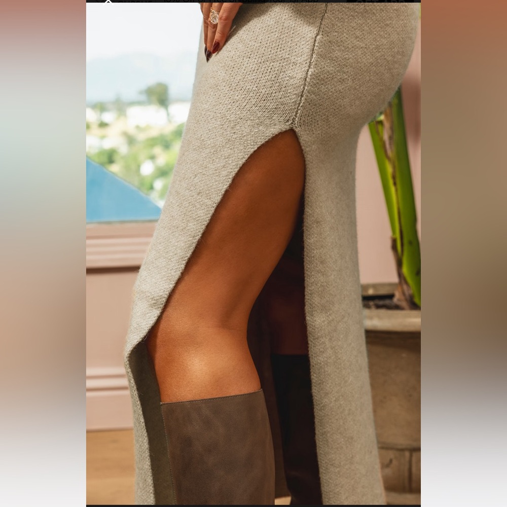 NEW Cupshe x JoJo Khaki Split Hem Maxi Sweater Skirt - Picture 3 of 15